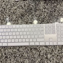 Apple Magic Keyboard With Numeric Keypad Model A1843 - Like New 
