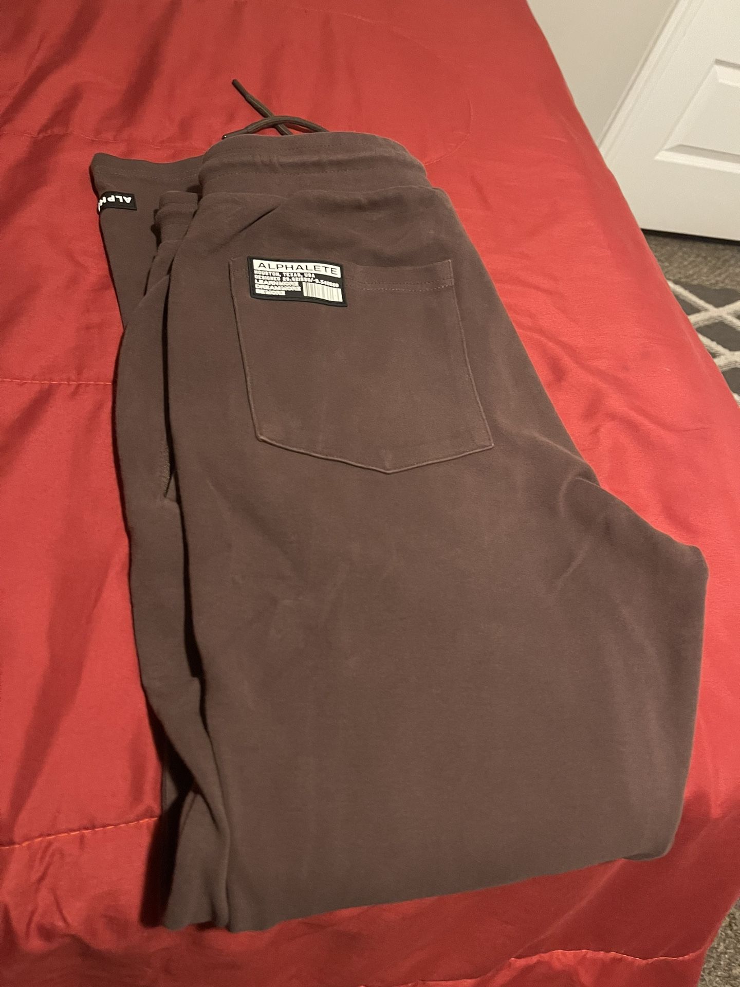 Alphalete Joggers Medium