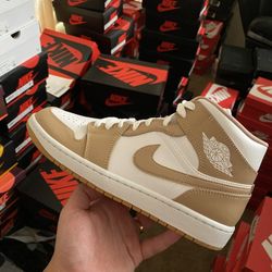 Air Jordan 1 Mid Tan Gum Men Sizes 
