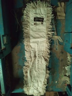 1 box jumbo dust mop $120