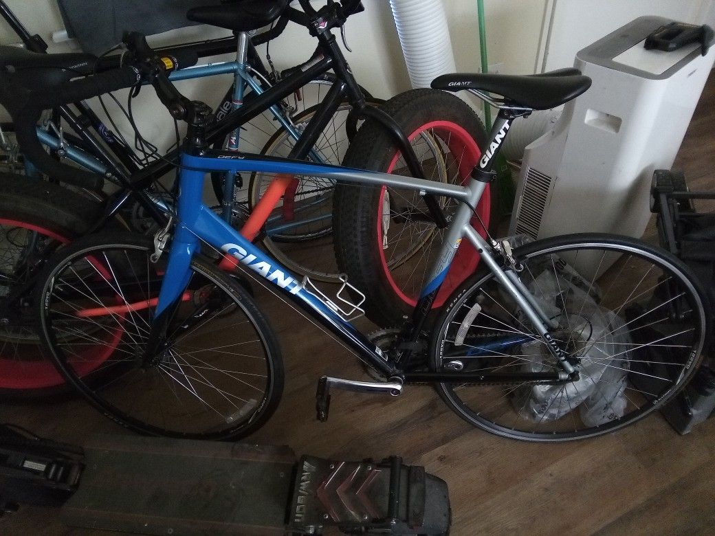 Giant Road Bike