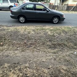 1999 Nissan low models, gas saver, four-cylinder, automatic
