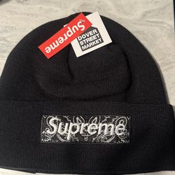 Supreme hat / beanie with tags