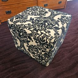 Paisley ottoman