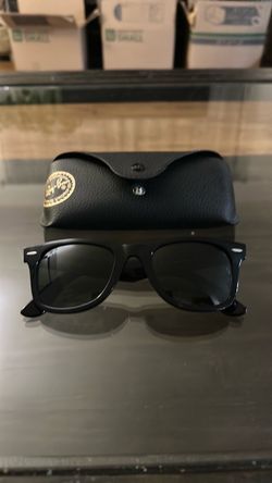 Ray-Ban Wayfarer Sunglasses with Case
