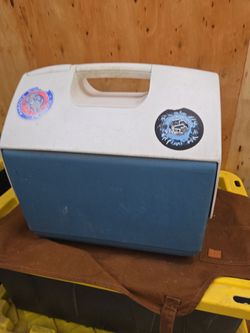 Vintage igloo cooler