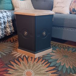 End Table/Night Stand