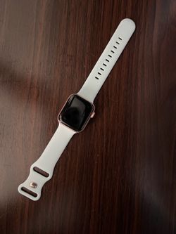 Apple Watch Series 5 (GPS + Cellular)