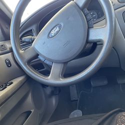 2005 Ford Taurus