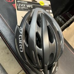 GIRO Lever MIPS Adult helmet 