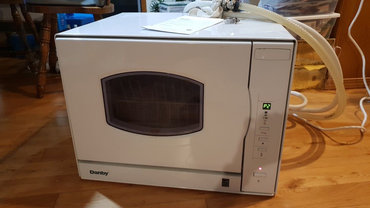 Danby countertop dishwasher DDW497W