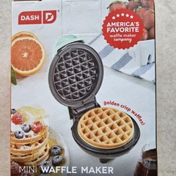 Mini waffle Maker - New In Box