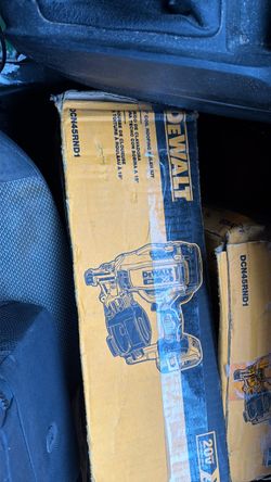 DEWALT DCN45RND1 20V Coil Roofing Nailer Kit