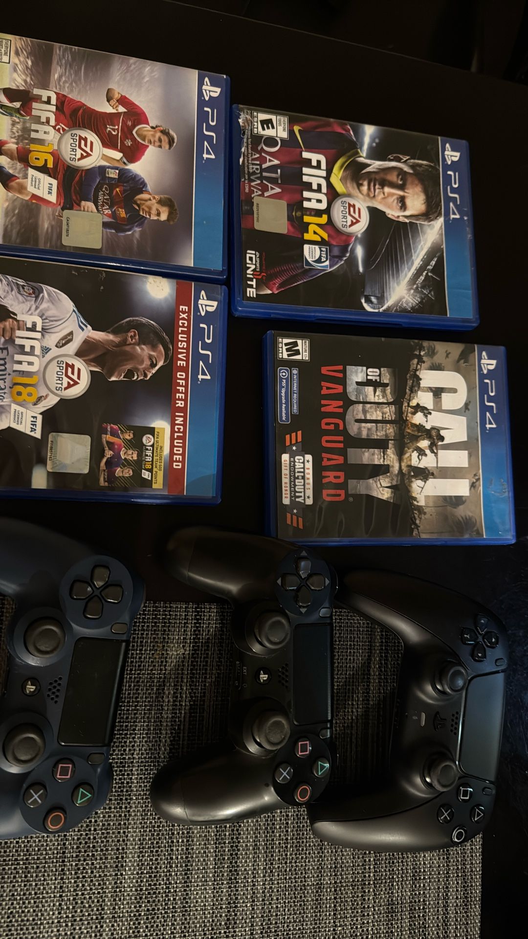 FIFA 14 ,FIFA 16 ,FIFA 18 ,Call Of Duty Vanguard , 2 Control Ps4 Originales And 1 Conteo Ps5 Original