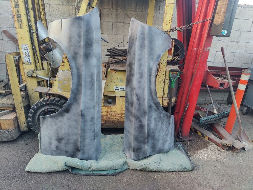Mustang Fenders 67 Pair