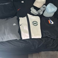 Men’s Nike Clothing Lot