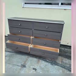 8 drawers dresser  / Eight drawers dresser