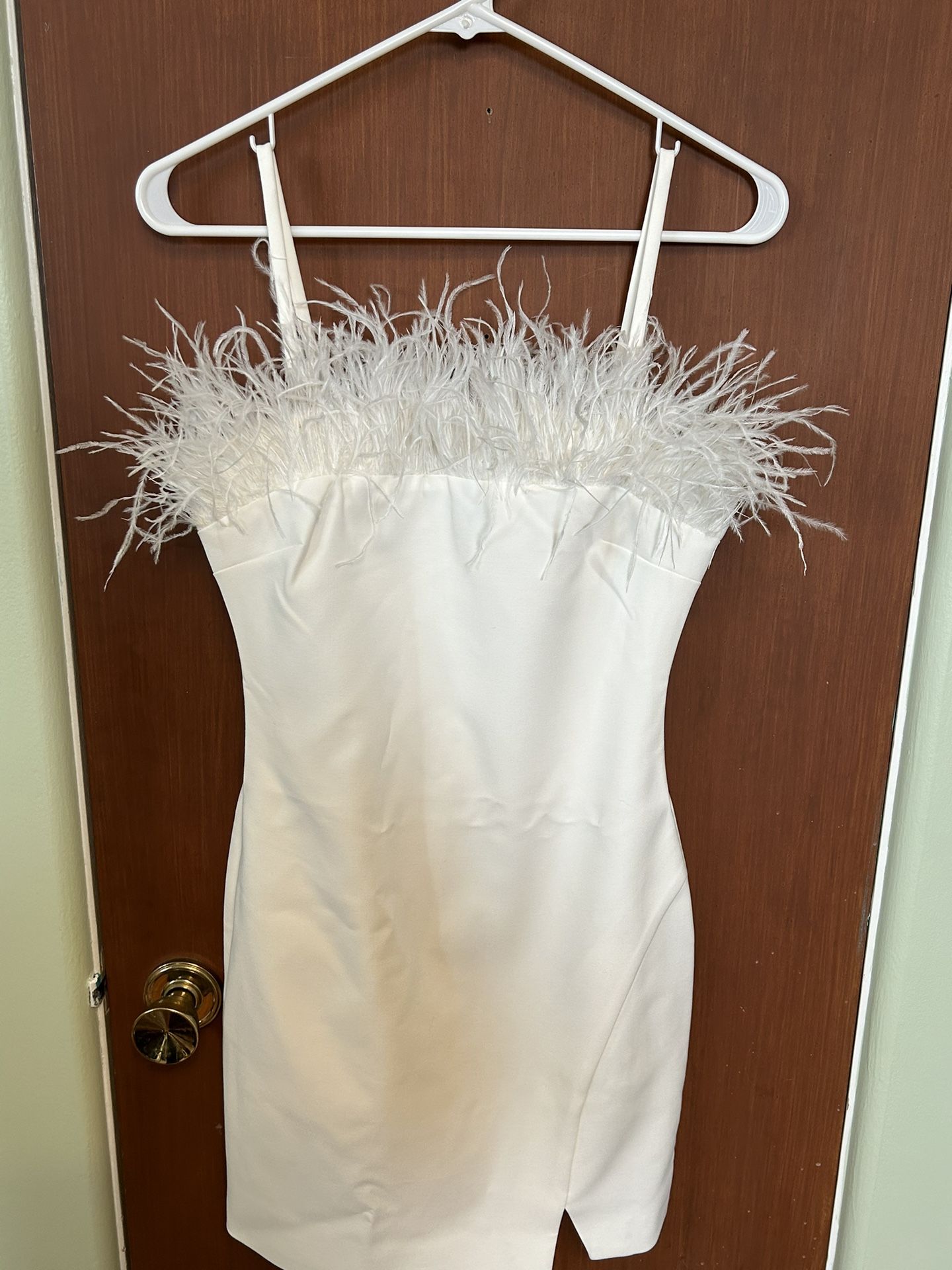 LIKELY Designer Dress White With real Ostrich Feathers NWT Size 2