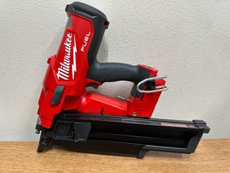 Milwaukee 2744-20 M18 FUEL 3-1/2 in. 18-Volt 21-Degree Lithium-Ion Brushless Cordless Framing Nailer (Tool-Only)