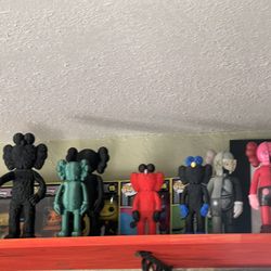 Kaws Figures 