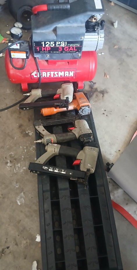 Craftsman 3 Gallon Compressor And StaplersNailers