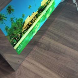 Led Light simulated moving ocean scene with knob control volume have a small crack in the bottom 