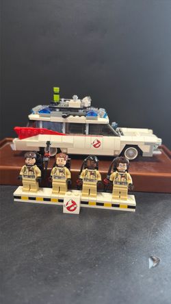 LEGO Ghostbusters Ecto-1 with Minifigures