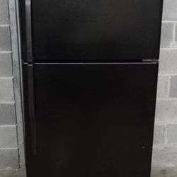 GE 30" Top Freezer Refrigerator (18 cu. ft.) - Black - GTH18KBXCRBB - MSRP $1150.00
