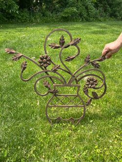 Vintage Wrought Iron Flower Bouquet Garden Wall Art (26” x 24”)