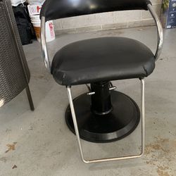 Beautician’s chair