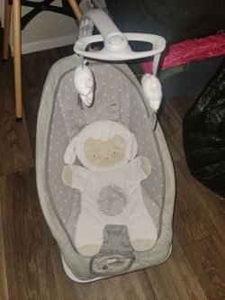 Vibrating and musical baby seat