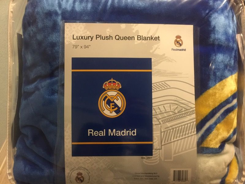 Cobija/ Blanket Con diseñó del Real Madrid tamaño Queen Nueva