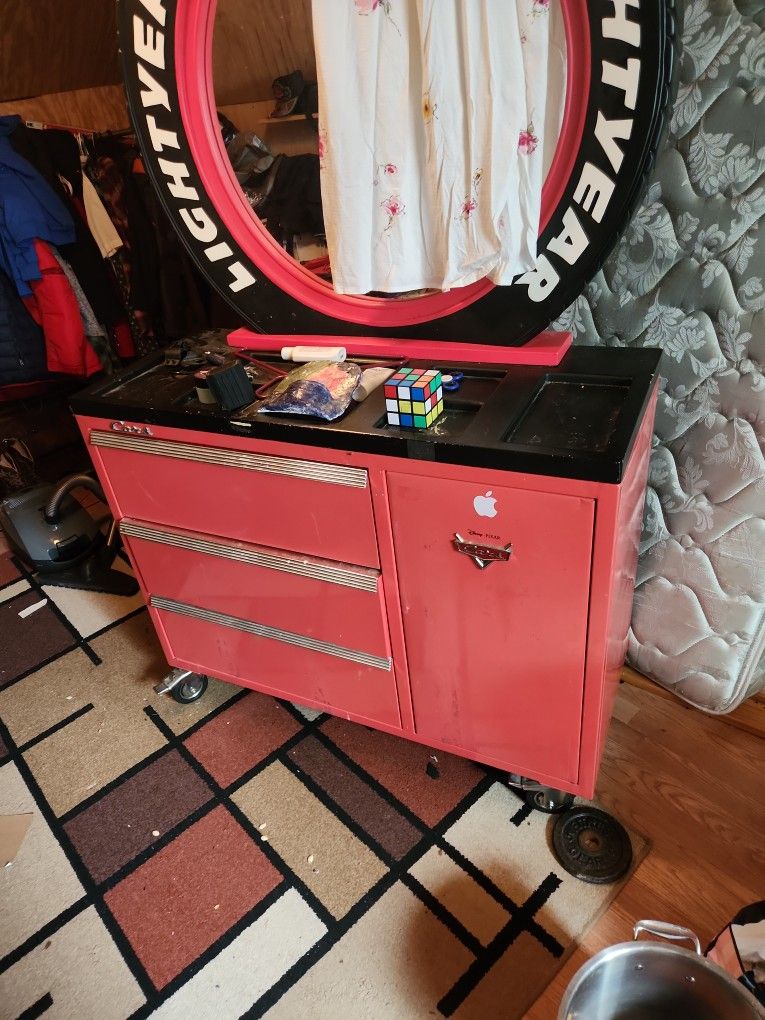 Cars Dresser