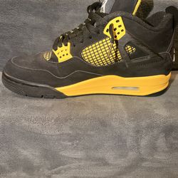Air Jordan 4 Thunder (2023) Size 9.5 – Worn Once – Clean – No Box