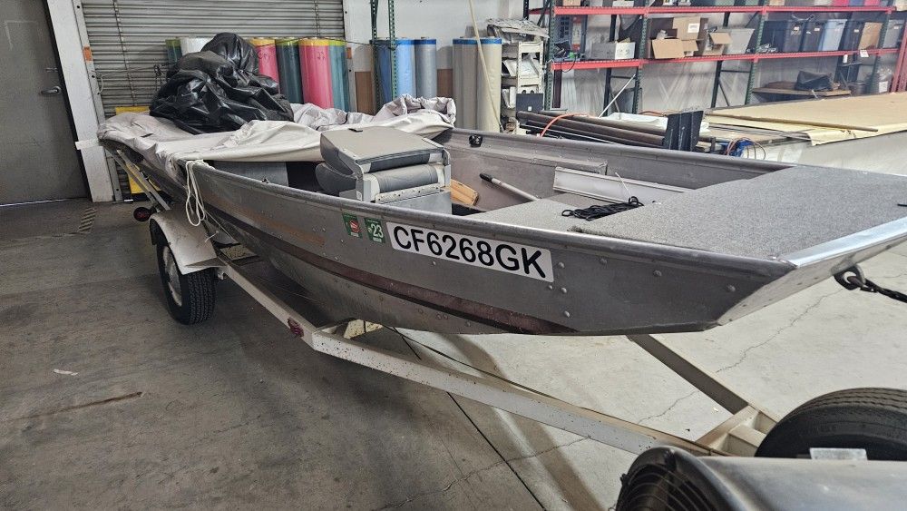 16' Fishing Boat