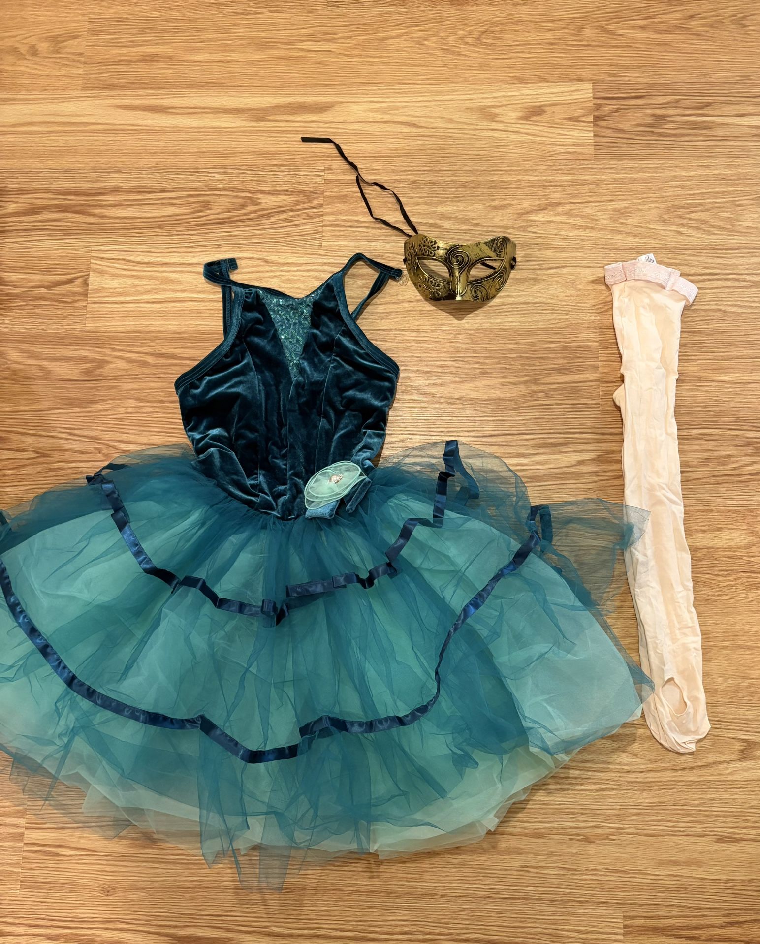 New Leotard And Mask Size Adult 4-6