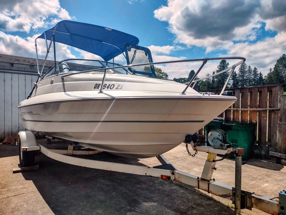 2000 Bayliner Capri 1952