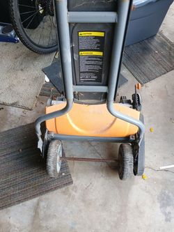 Fiskars Push Mower