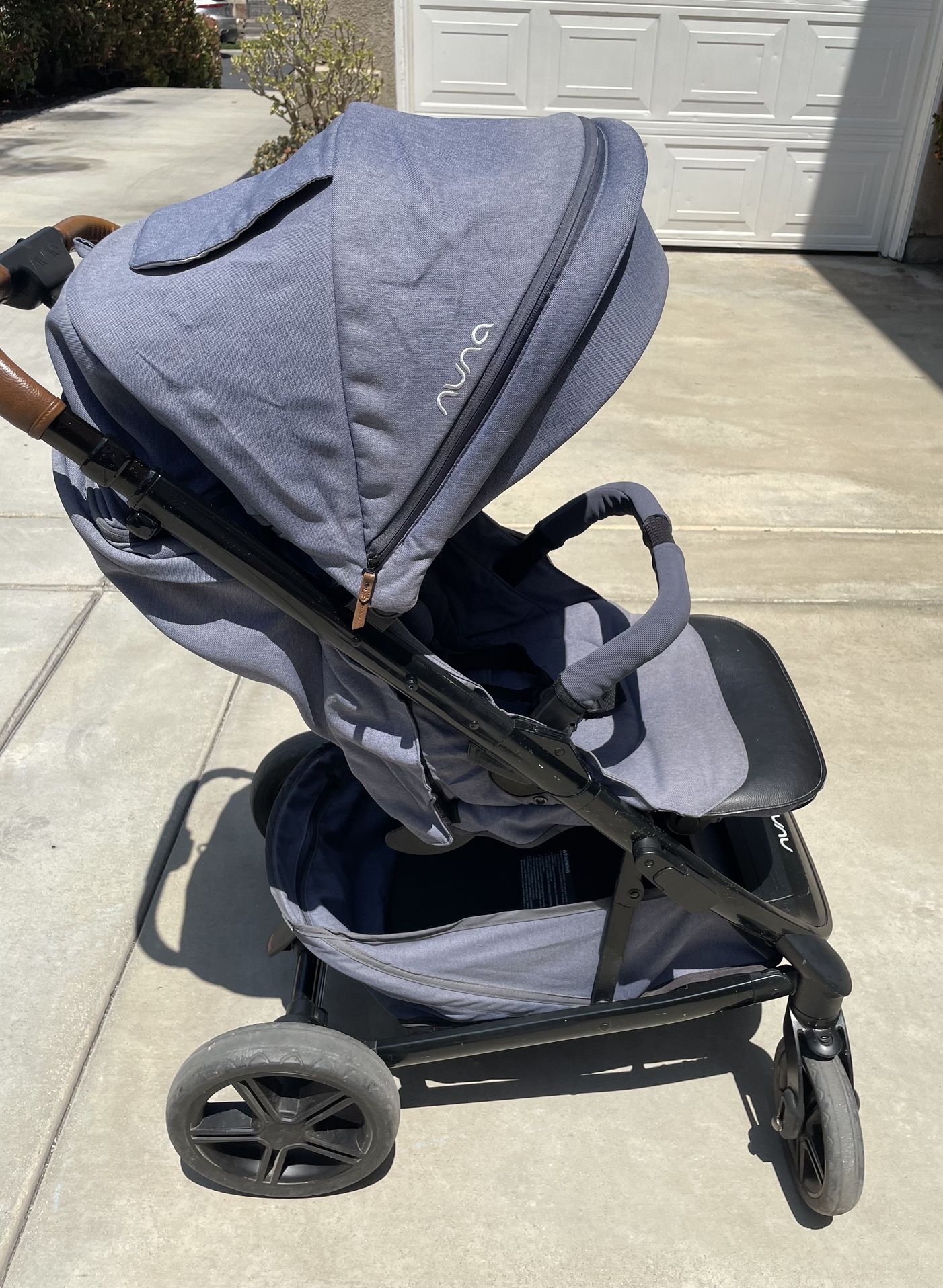 stokke flexi bath sale - Tub Bundle With Newborn Support Color:DRK Dark Smoke COLLECTION The Stokke Flexibath V2 Schuberth C3 World Helmet