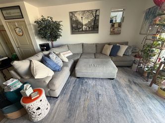 HUGE Sectional Couch (PICK UP ONLY)