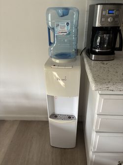 Water Dispenser by Primo