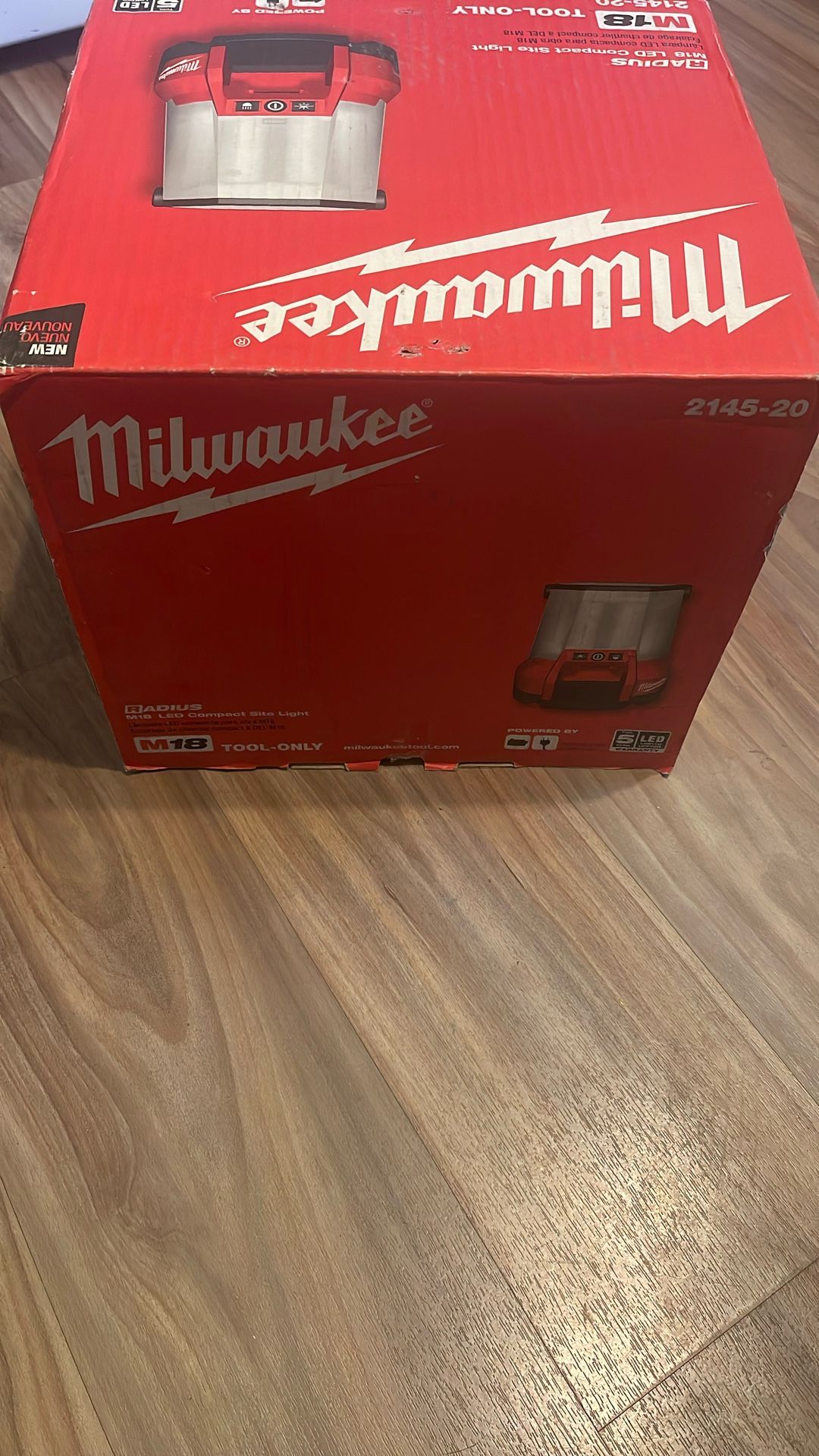 Milwaukee M18 Radius Light