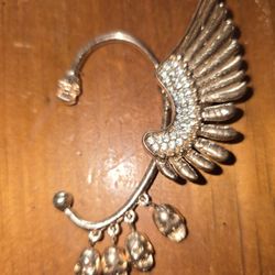 Angel Wing N Lil Skulls Ear Cuff 