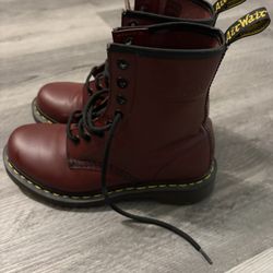 Doc Marten Authentic Boots Sz 6 Used Twice 