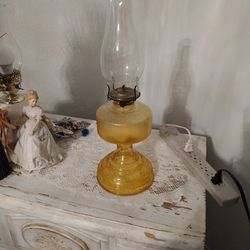 Vintage 1950s Amber Glass Kerosene  Kerosene / Oil Lamp