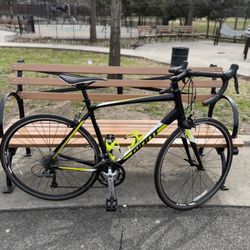Giant Contend 3 Road Bike – ML Size