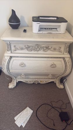 Acme furniture chest of drawers