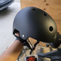 Triple 8 Bike Helmet Size Large