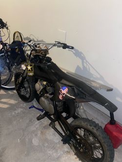 125 cc Chinese bike runs good added new features to it new carburetor and blue clutch and blue pro hand grips as well new jail tire