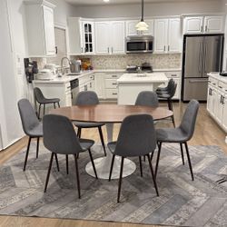 Tulip Table with 6 Chairs $650